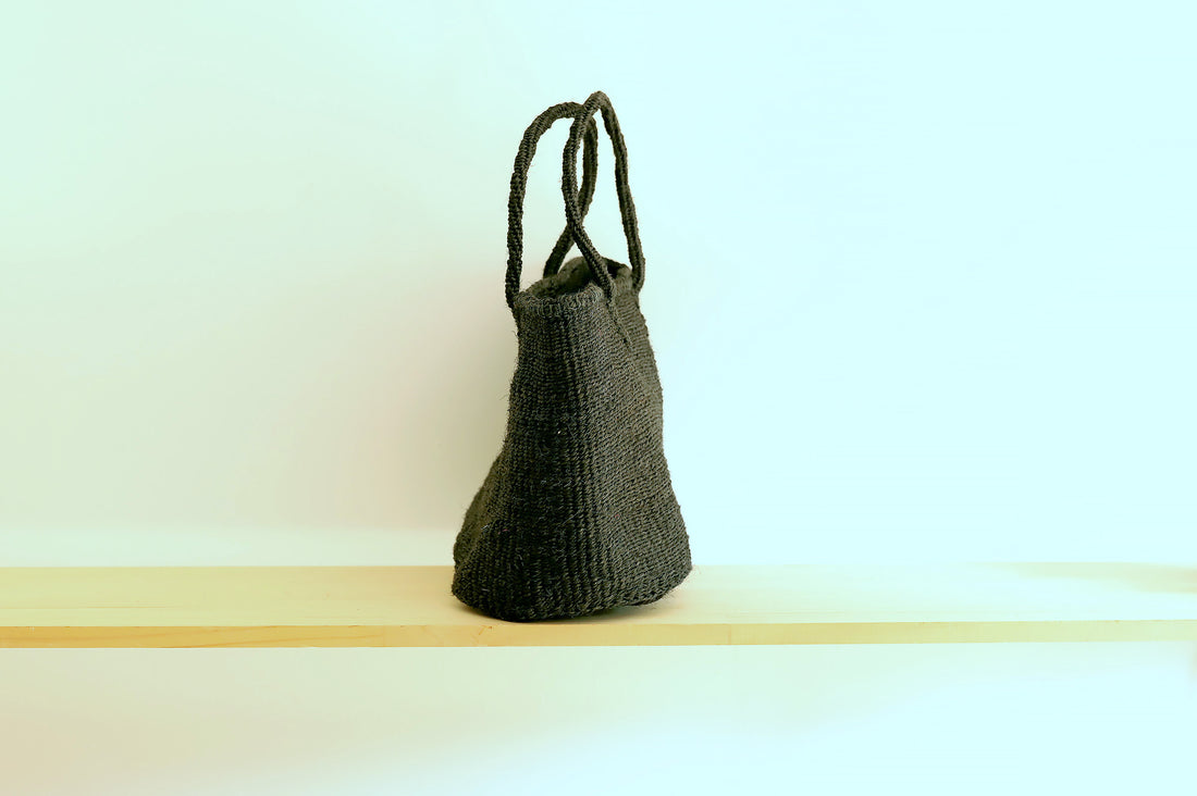 oval basket/high black