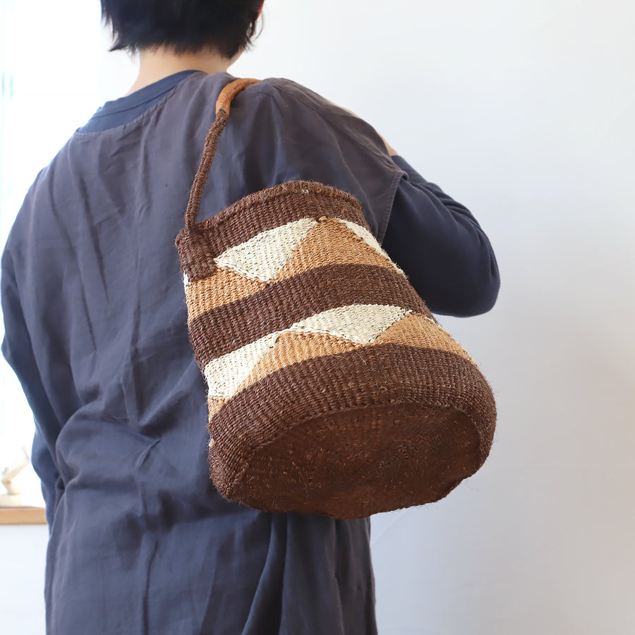 サイザルバスケット M/革巻き１ハンドル　 サンカク　カーキ